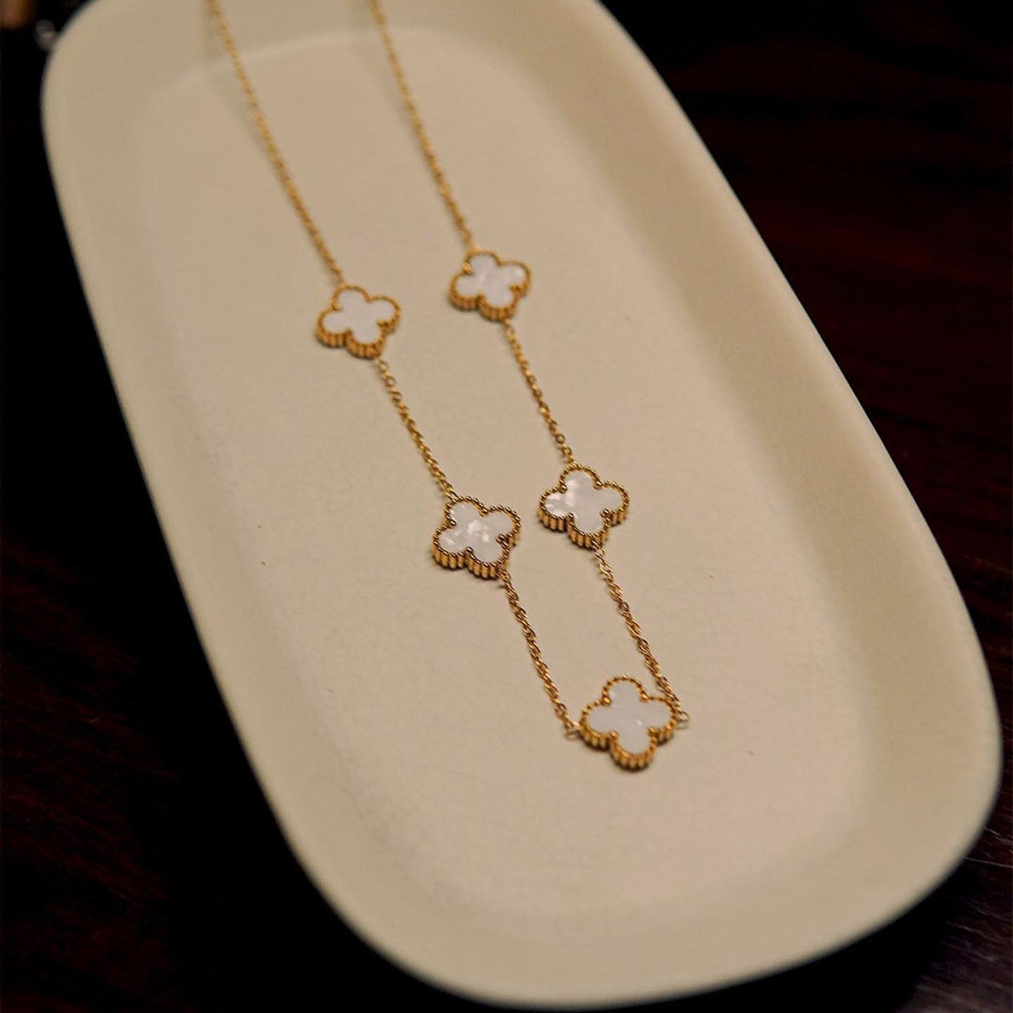 Clover leaf chain